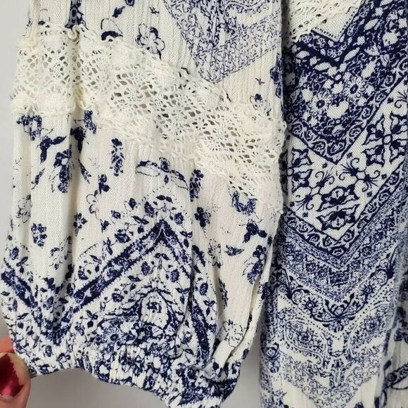 Jolt Size Small Juniors Blue Floral Top - Picture 3 of 8